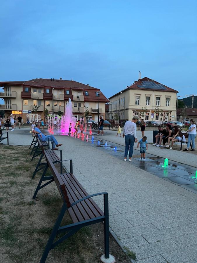 Var Apartman Miskolc Exterior foto